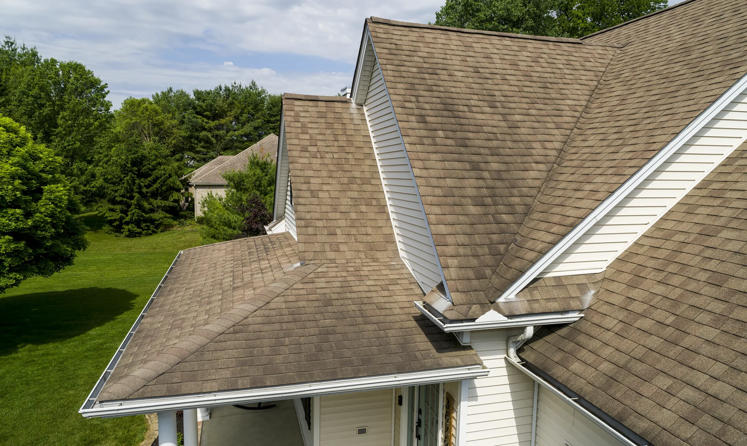 Roofing Contractor in Sayreville: Why Credentials Are Crucial